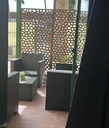 Lovers From Heated Pool מספאלומס