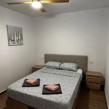 דירה Lovers From Heated Pool