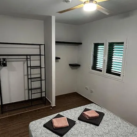 Lovers From Heated Pool דירה